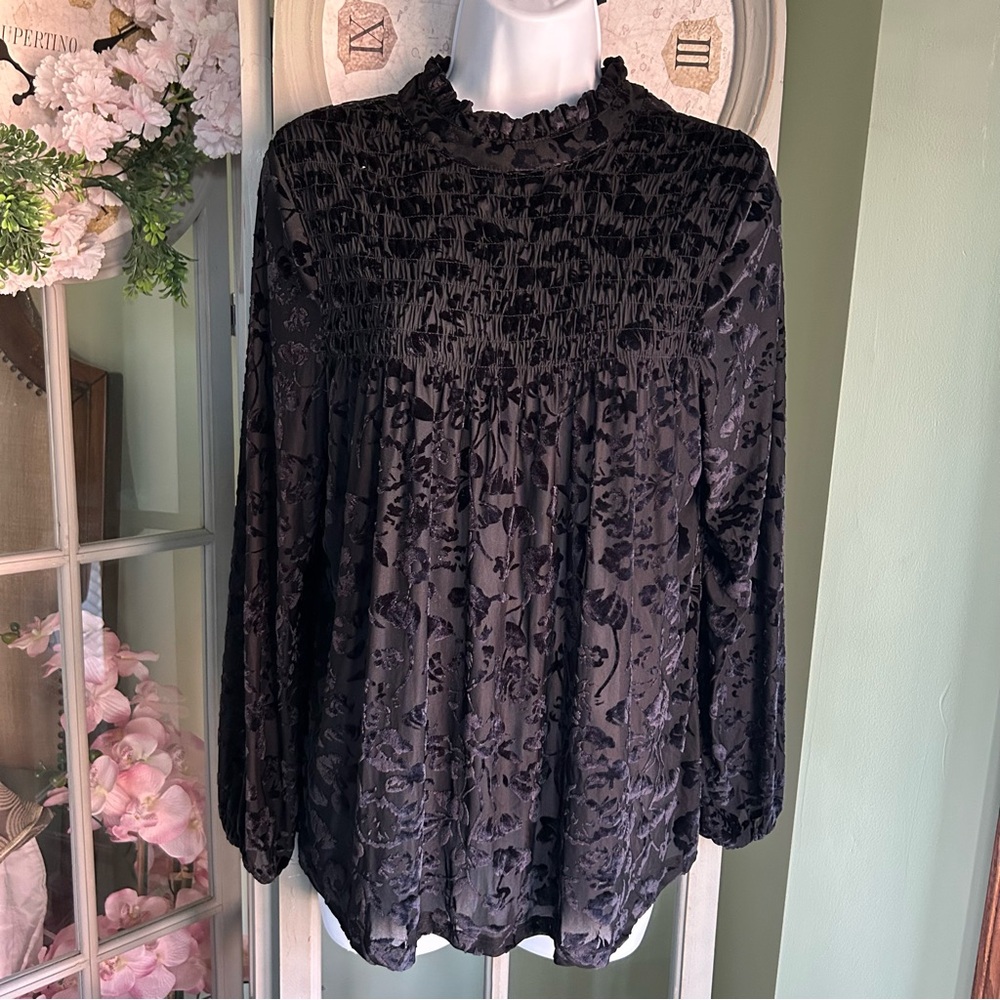 Women’s JOSEPH A. Black Velvety Lace Blouse Long Sleeve Gathered Bodice Size M
